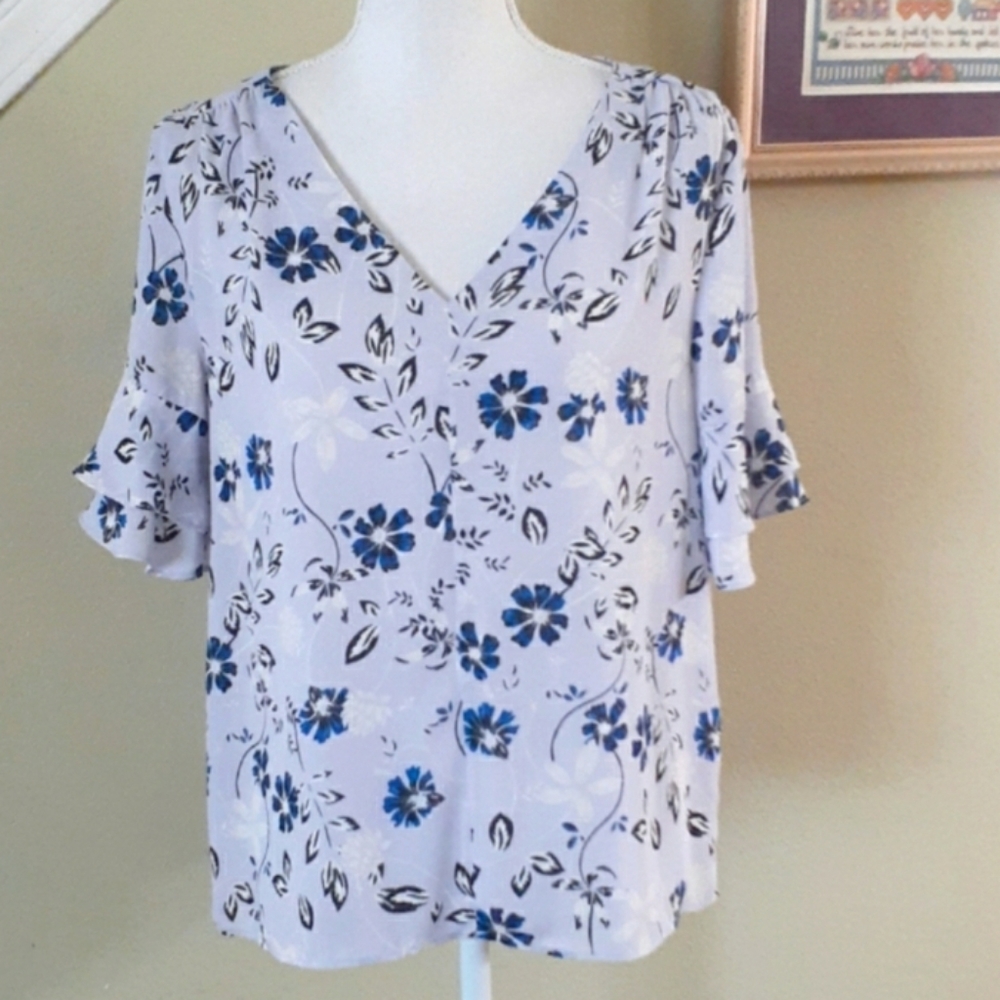 IVANKA TRUMP Lavender Floral Blouse M